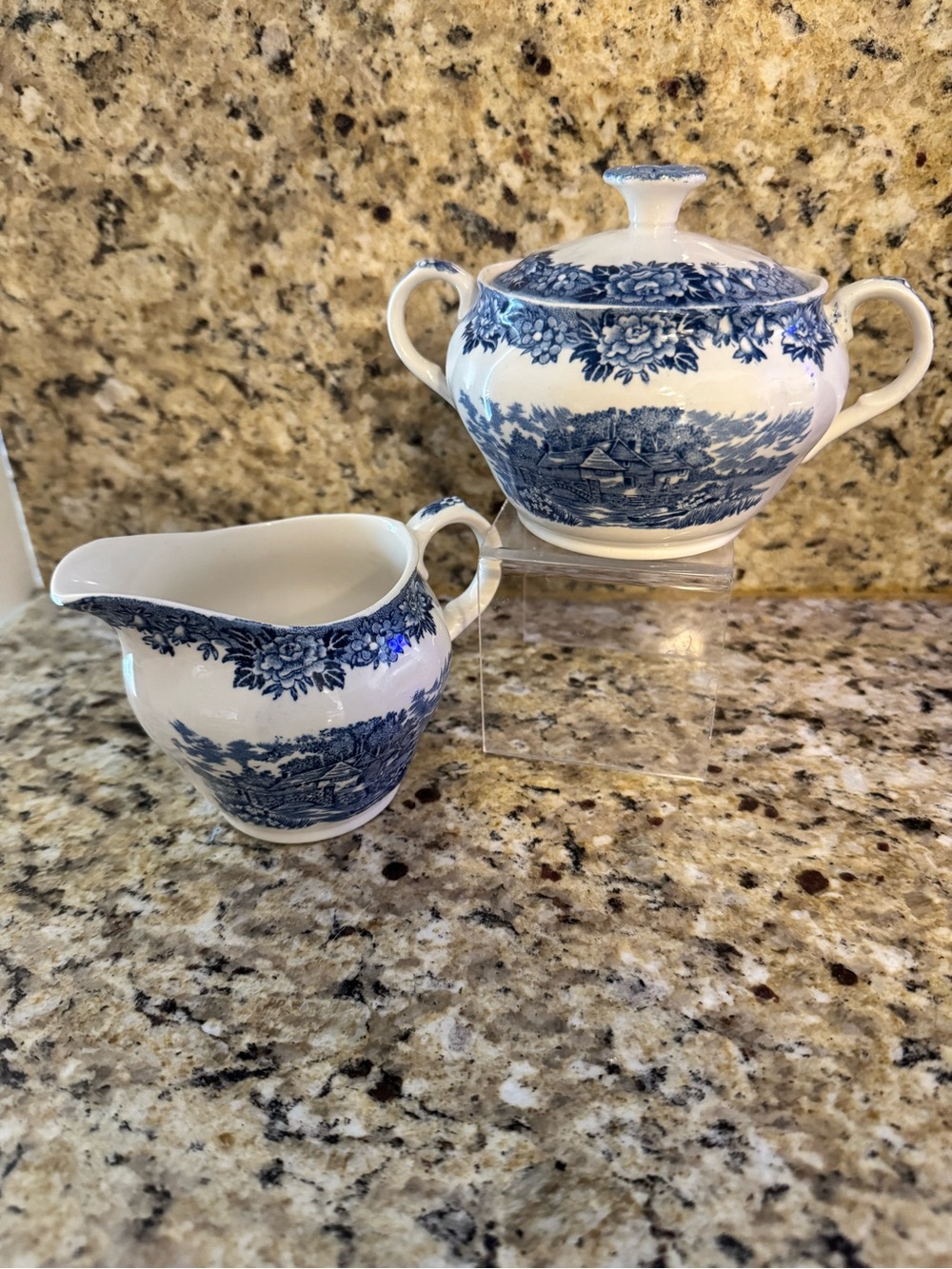 English village Salem Blue and White Porcelain Sugar and Creamer Set